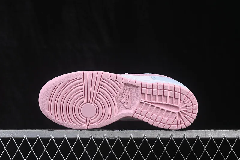 All categories Nk SB Dunk series Nk SB Dunk Low low-top sneakers Nike SB Dunk Low white, gray and pink color matching low-top casual sneakers IB3484-001
